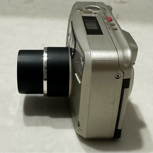 Samsung Maxima Zoom 70GL 35mm Point Shoot Film Camera Tested - Picture 8 of 15